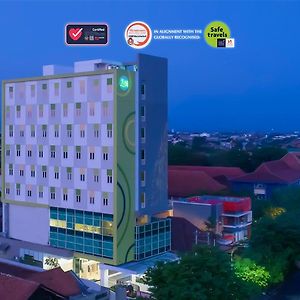 Zest Hotel Parang Raja Solo